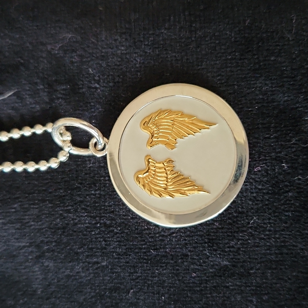 Lola Medium 27mm, Gold/White Wings, with Lola Chain